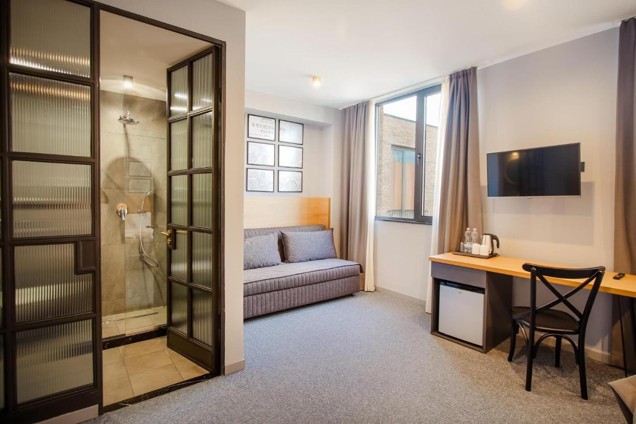 Hotel Tuta Тбилиси Екстериор снимка