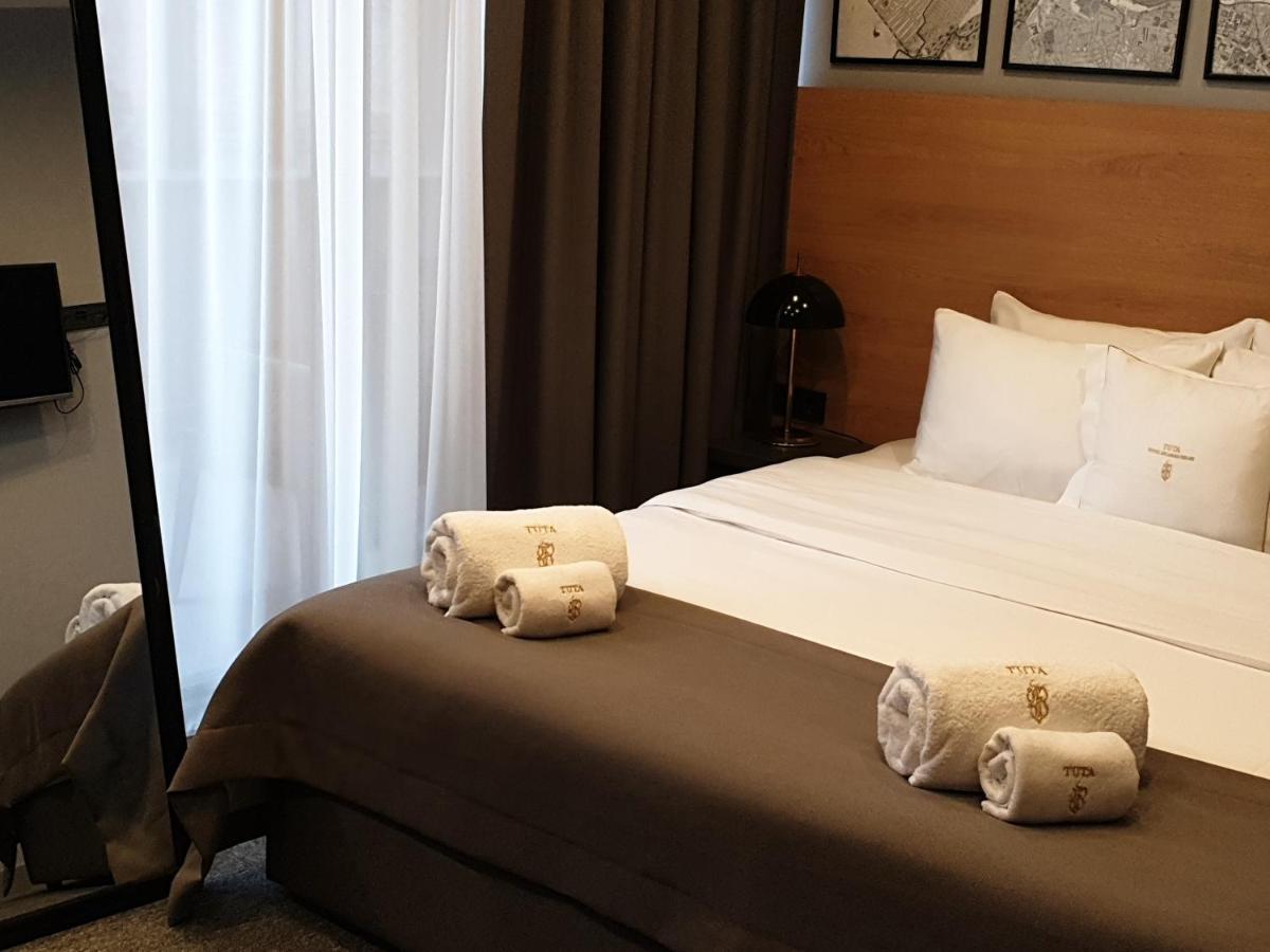 Hotel Tuta Тбилиси Екстериор снимка