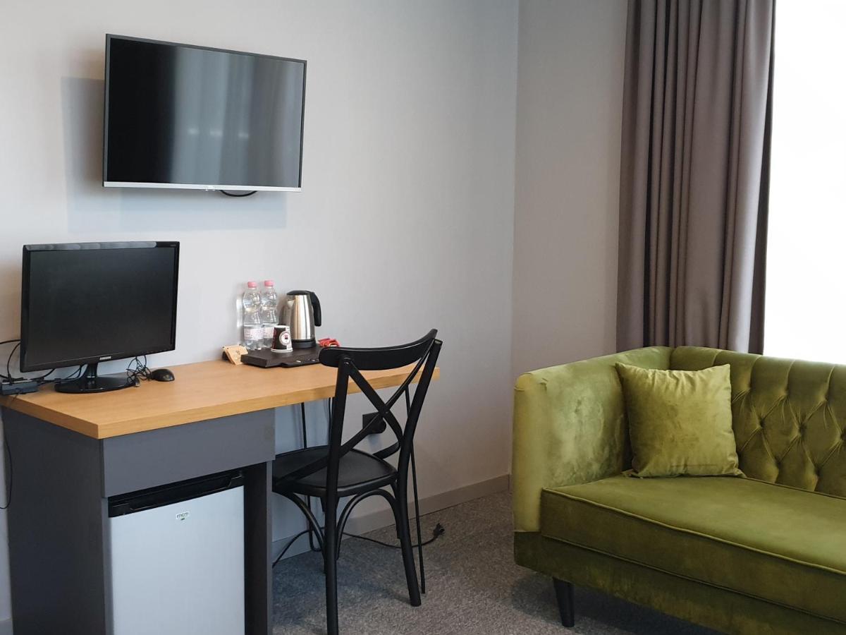 Hotel Tuta Тбилиси Екстериор снимка