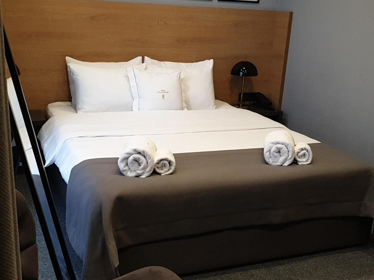 Hotel Tuta Тбилиси Екстериор снимка