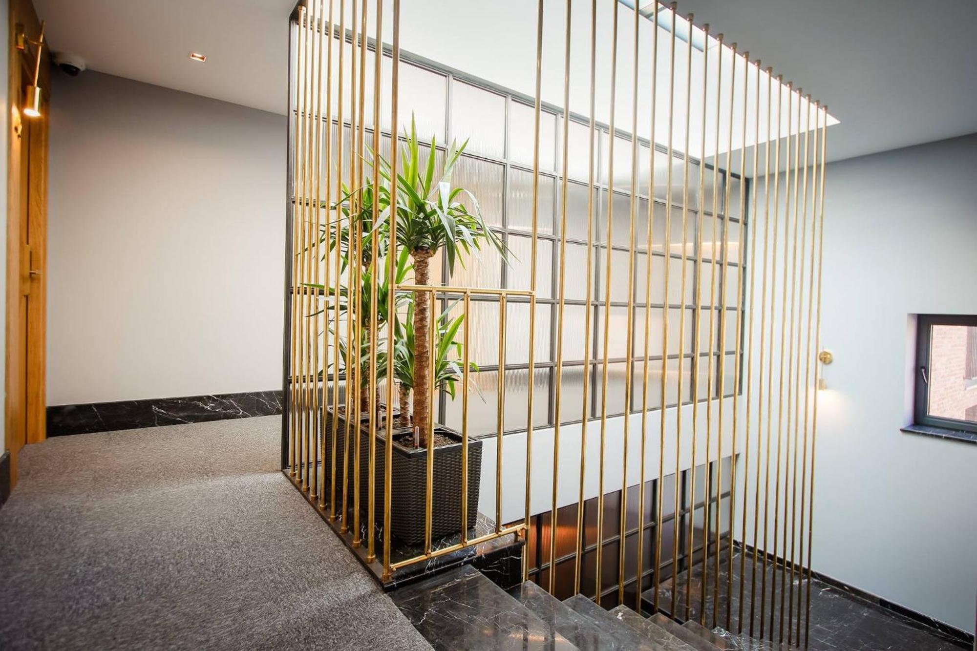 Hotel Tuta Тбилиси Екстериор снимка