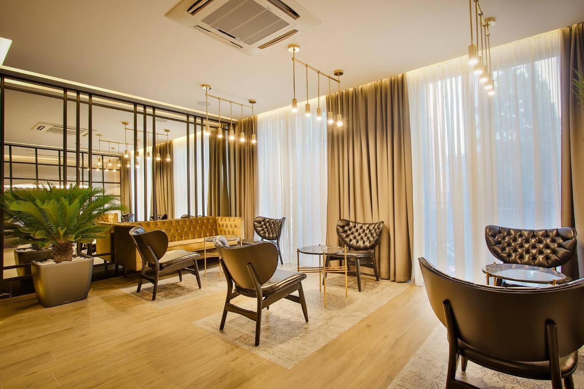 Hotel Tuta Тбилиси Екстериор снимка