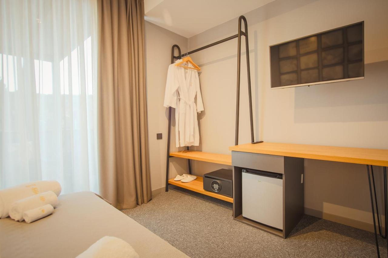 Hotel Tuta Тбилиси Екстериор снимка