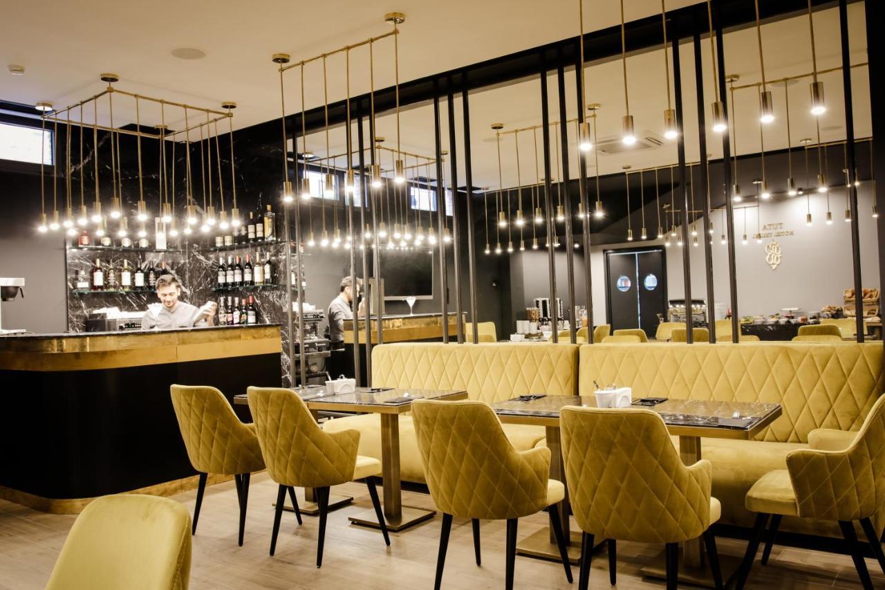 Hotel Tuta Тбилиси Екстериор снимка