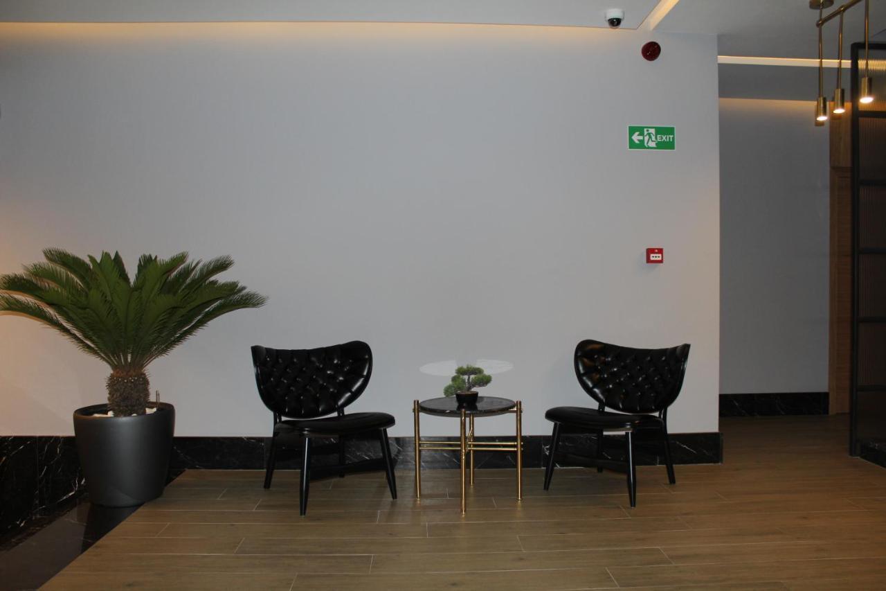 Hotel Tuta Тбилиси Екстериор снимка