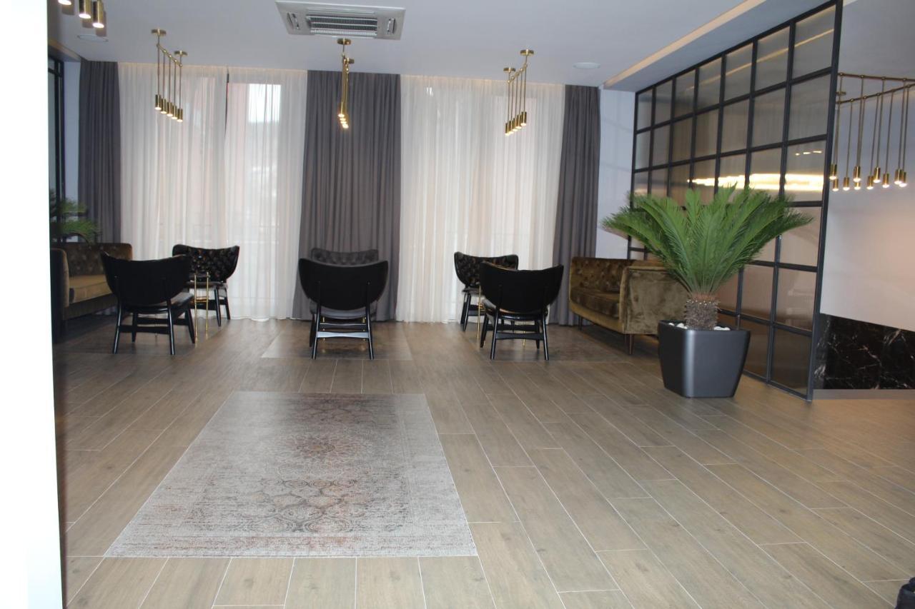 Hotel Tuta Тбилиси Екстериор снимка